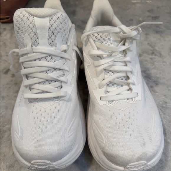 Hoka Women's Clifton 10 Sneakers - Wise width 8women - Picture 8 of 9